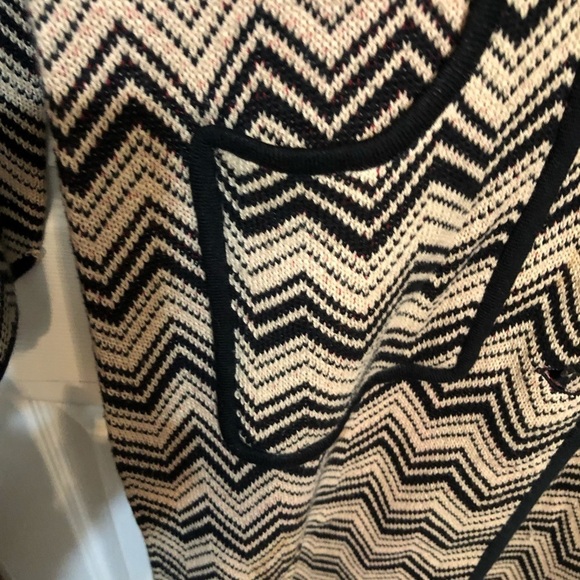 Newport News size XL Maxi sweater coat black tan chevron print heavy weight - Picture 11 of 16